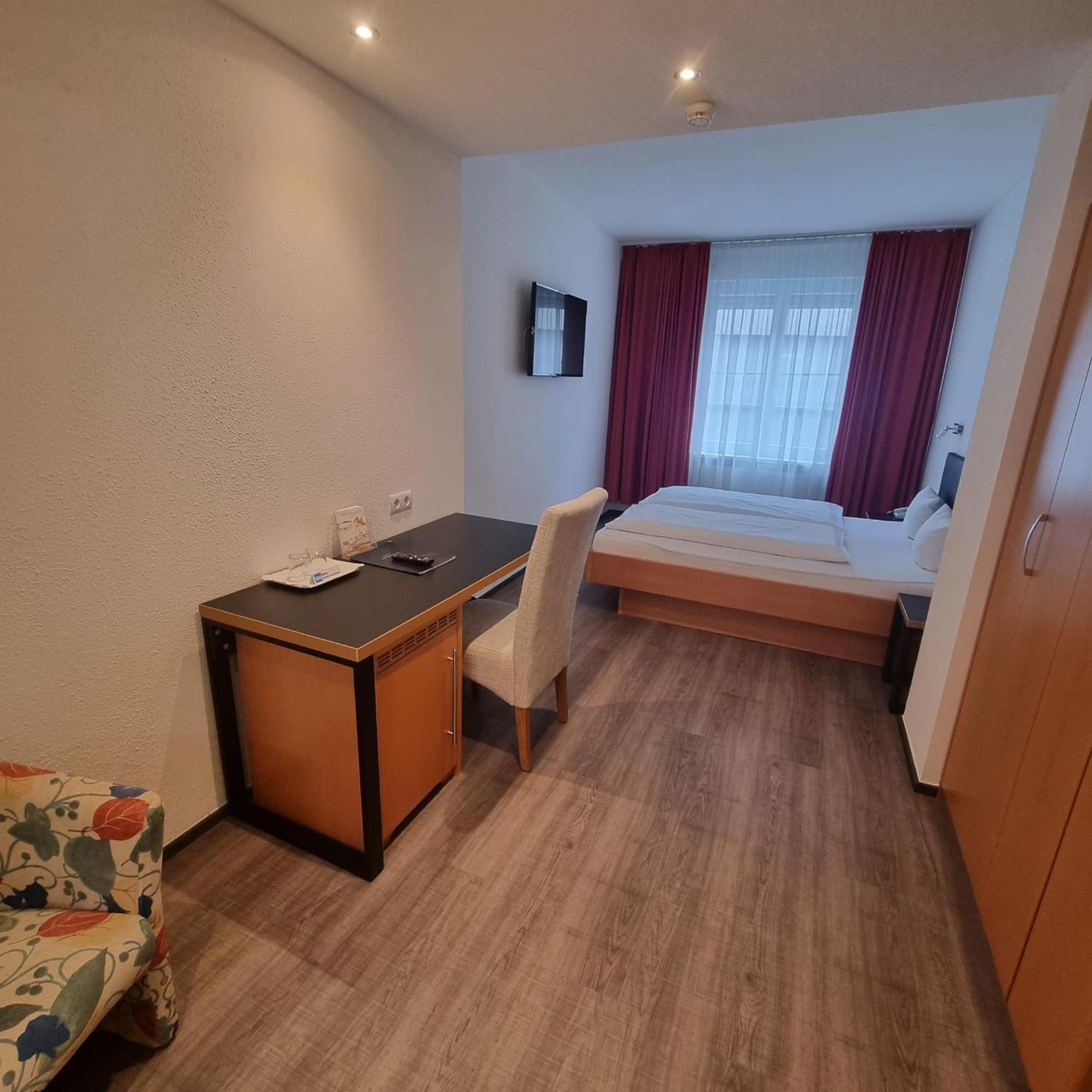 Hotel Central Брегенц Экстерьер фото